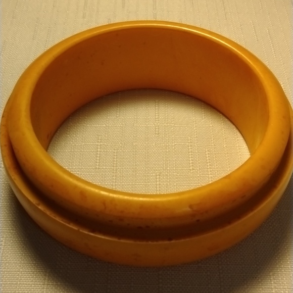 Genuine Tested UNUSUAL Shape Vintage Bakelite Bangle Bracelet - Picture 2 of 6